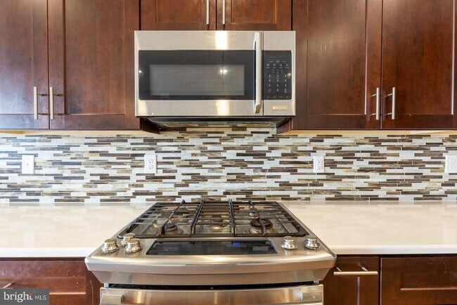 Photo - 153 Levering St