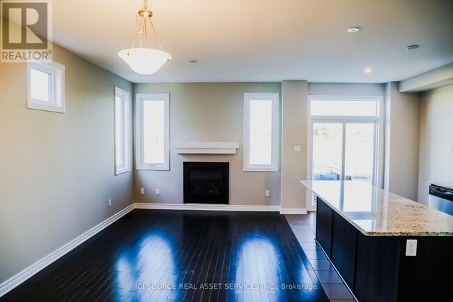 Photo - 193 Kimpton Dr