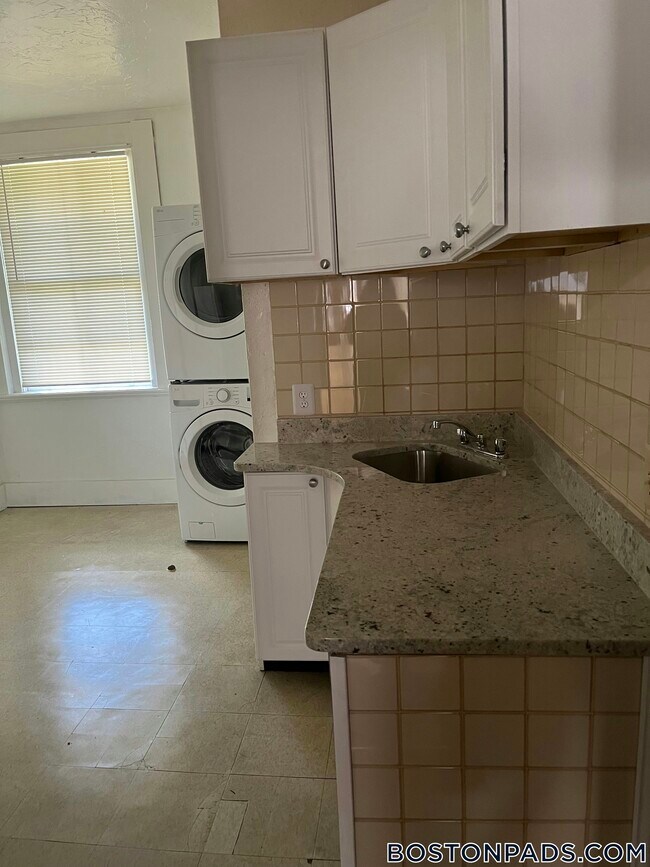 Photo - 4-8 Adella Place Unidad 1