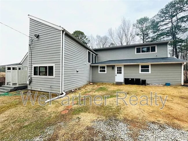 Building Photo - 1189 Iris Lake Rd Unit B