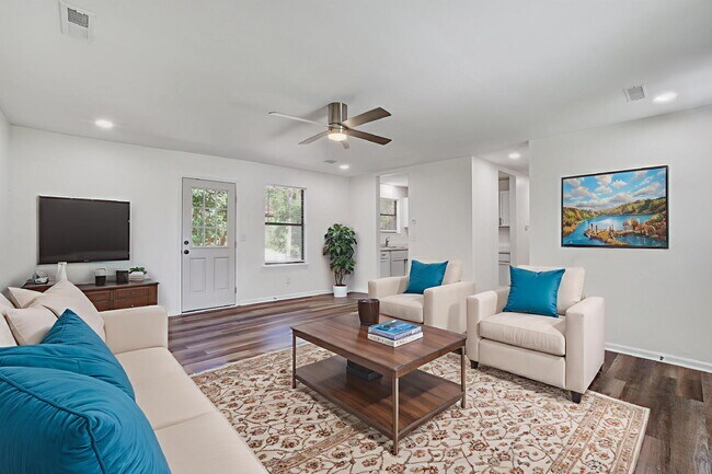 Photo - 114 Langley Dr Unidad A