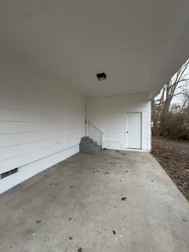 Photo - 163 Tisdale St