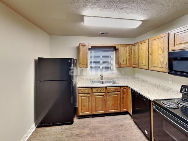 Photo - 26 N Cameron St