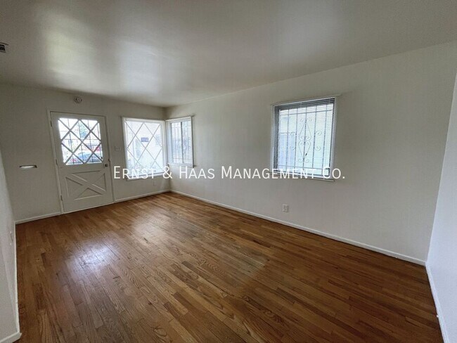 Photo - 484 E Louise St