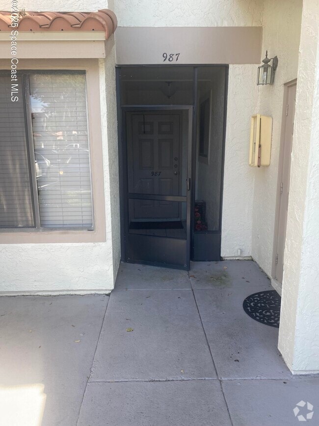 Building Photo - 987 Country Club Dr Unit 215 Rental