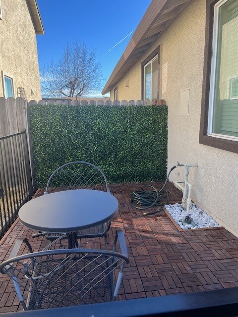 Photo - 760 Frayne Way