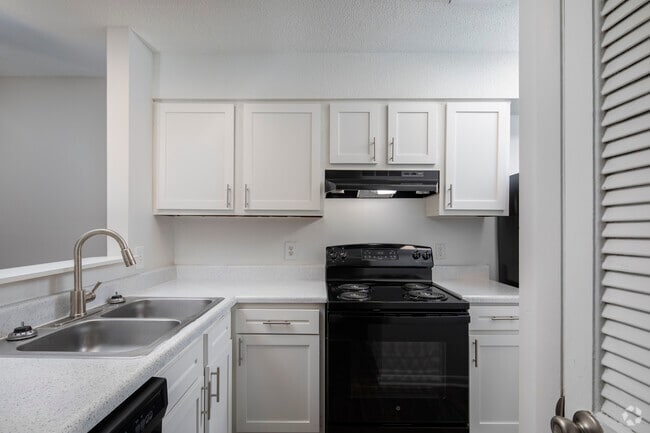 1BR, 1BA - 680SF