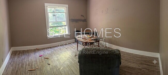7014 Greenway Ave