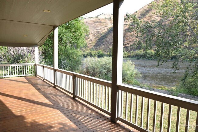 Photo - Beautiful open concept home located on Cle...