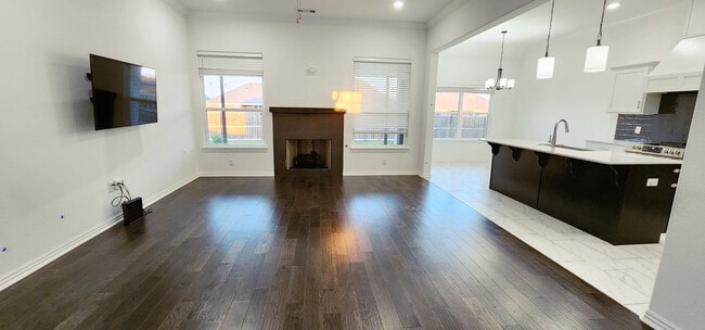 Photo - 1020 Lakeview Dr