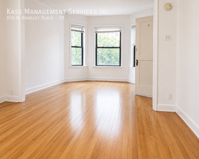Photo - 836 W Bradley Pl Unit 2R