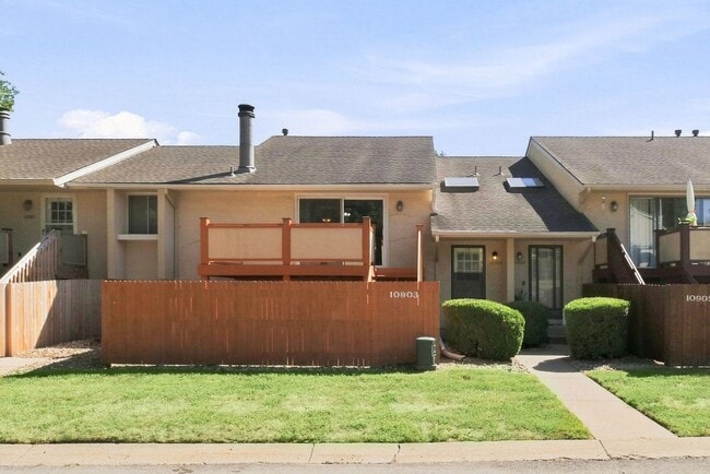 Photo - 10903 Gillette St
