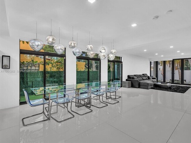 Photo - 3010 Alton Rd