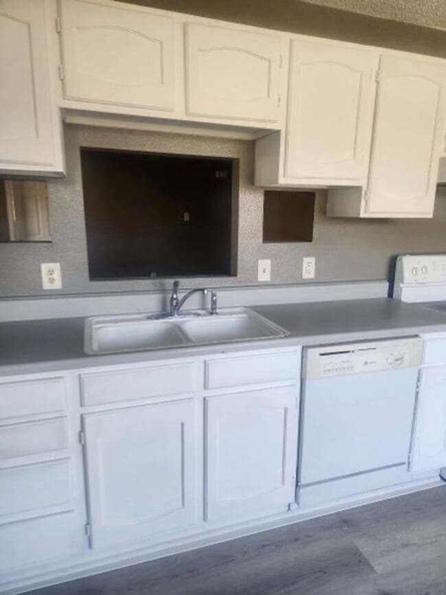 Photo - 3702 Daniels Dr