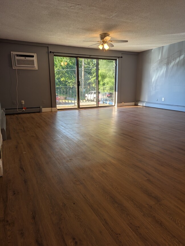 Building Photo - 297 Pawtucket Blvd Unit 10 Rental