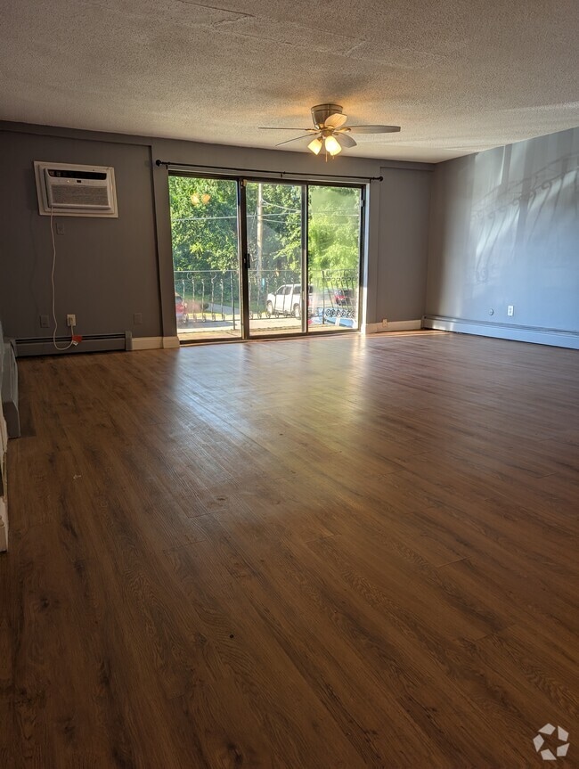 Building Photo - 297 Pawtucket Blvd Unit 10 Rental