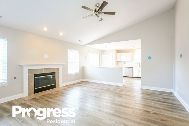 Photo - 1015 Redwood Dr