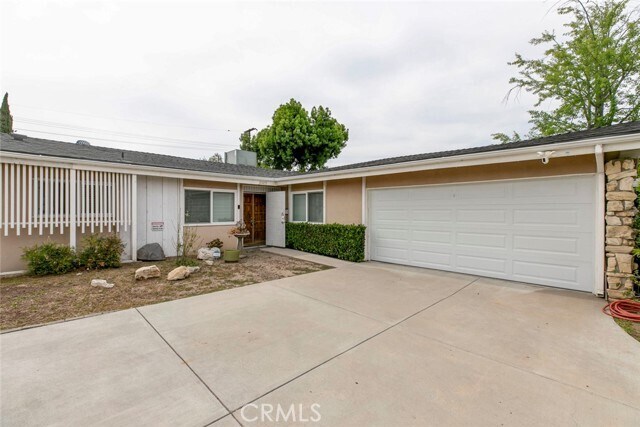 Photo - 10415 Wish Ave House