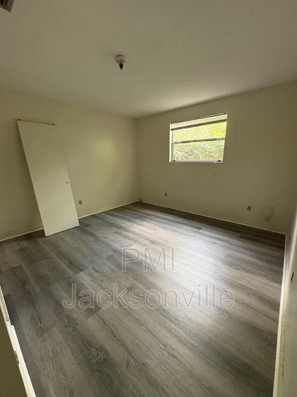 Photo - 5216 Seaboard Ave