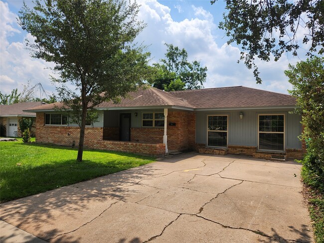 Building Photo - 8033 Turquoise Ln Rental