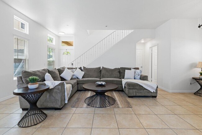 Photo - 1786 Elm Ave