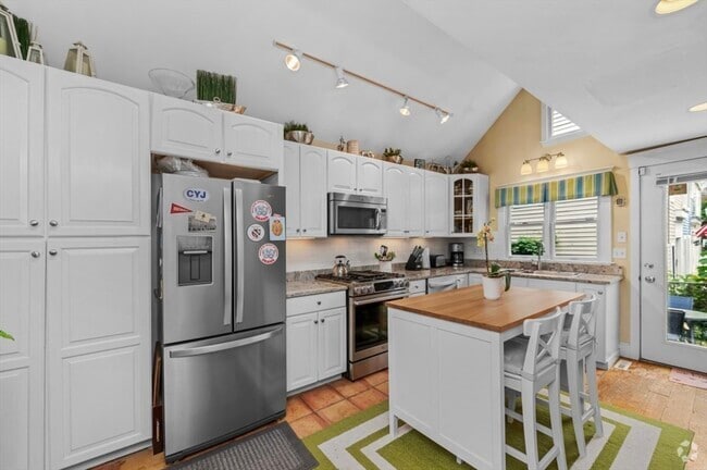 Building Photo - 47 Allston St Unit #1 Rental