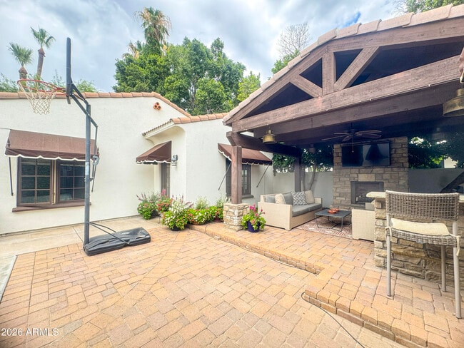Photo - 325 West Campbell Ave
