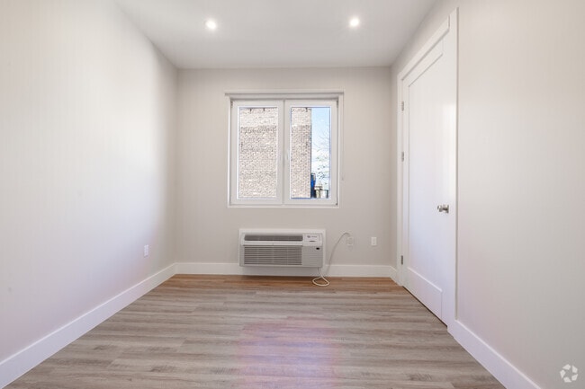 3BR, 2BA - 920SF - 3rd Bedroom