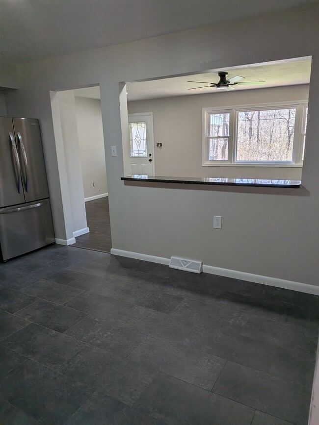 Photo - 561 Williams Ave