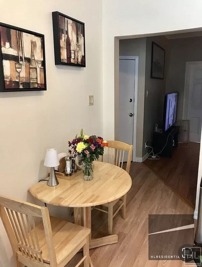 Photo - Large 1 bedroom located in Maspeth Unit 1
