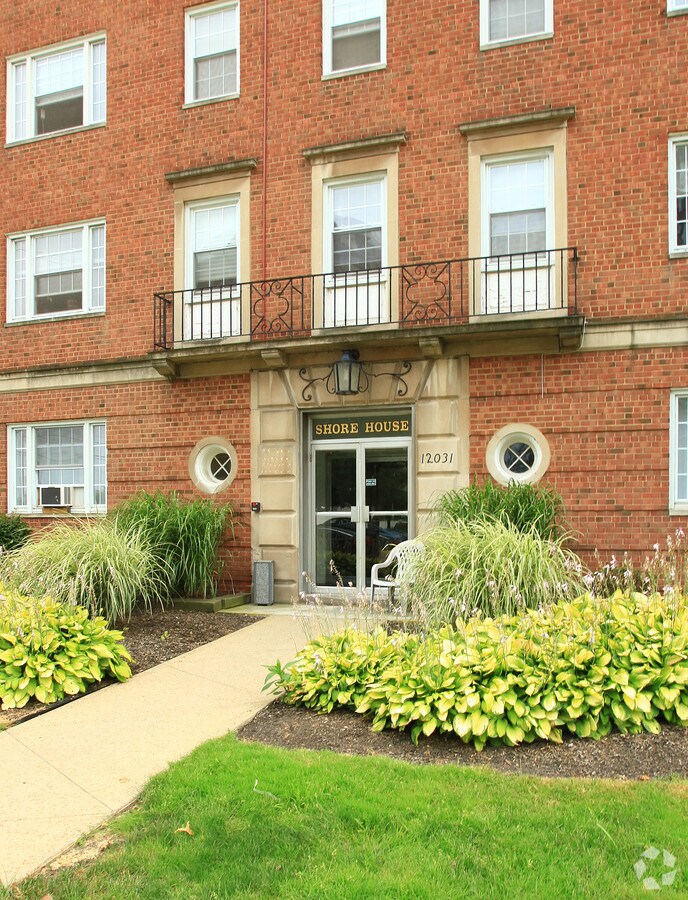 Photo - Shorehouse Apartments