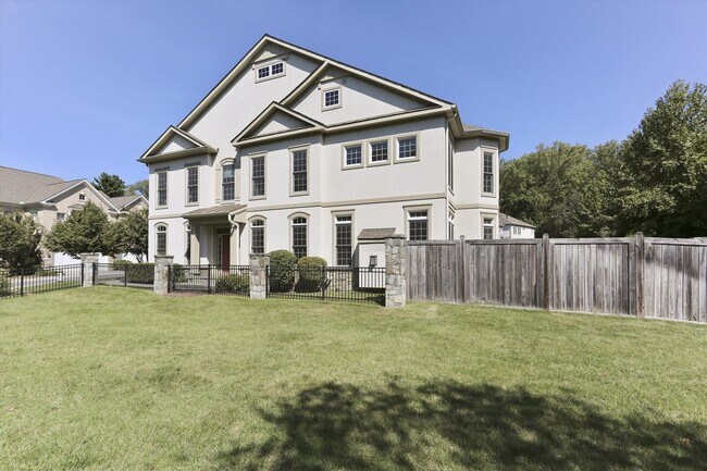 Photo - End Unit Luxury Elevator Townhouse 5BD/5.5BA