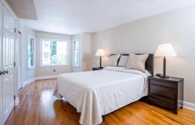 Photo - 306 Tappan St Unit 4R