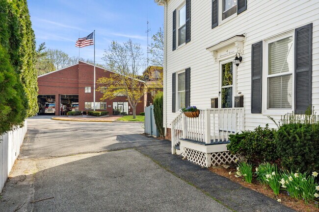 Photo - 4 Greenleaf St Unit B