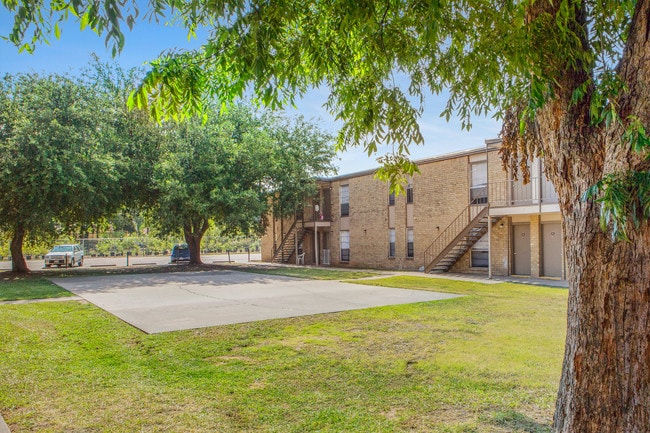 Bear Creek Apartments