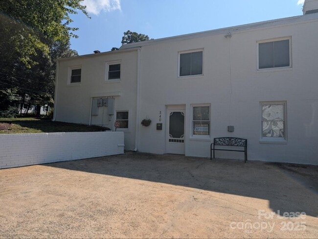 Photo - 340 Hollis Rd