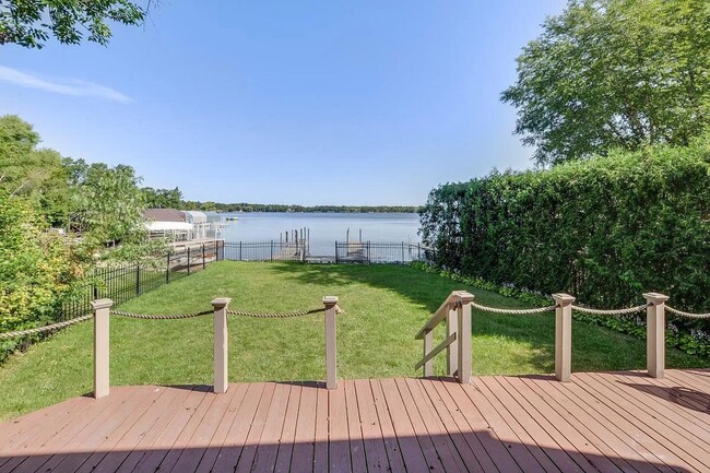 Photo - Minnetonka Lakeshore!