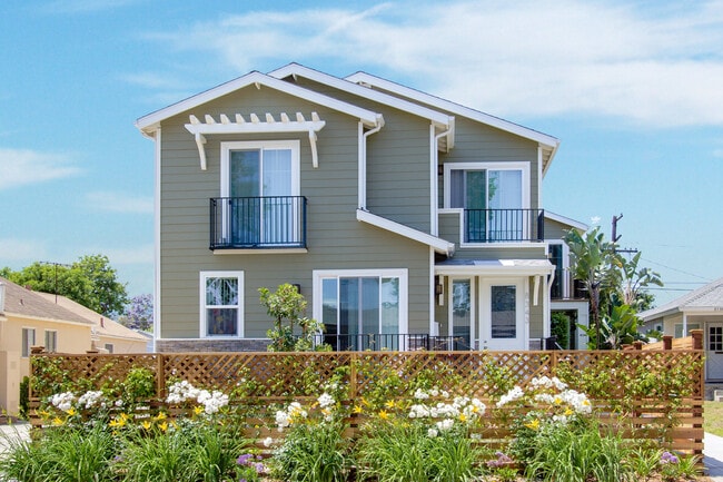 Photo - 8343 DUNBARTON - SHORT TERM LEASES AVAILABLE , NEWER*4 BD*3BA*TOWNHOME*PRIVATE YARD*WASHER/DRYER* Unit 8341