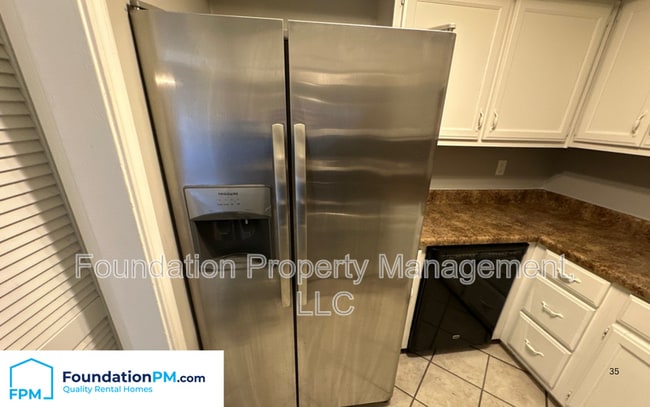 Photo - 3356 Coachouse Cove