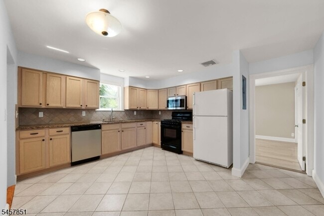 14 Locust St Unidad 2