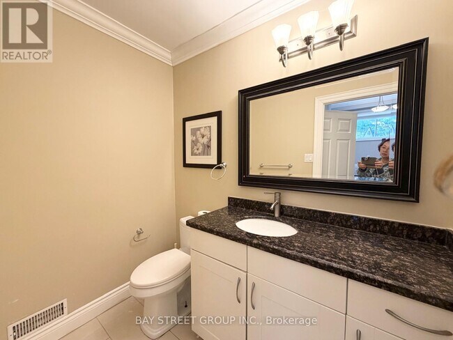 Photo - 3620 Cherrington Crescent