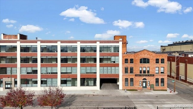 Building Photo - 411 Piquette Ave Unit P