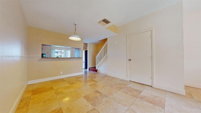 Photo - 203 Mallory Ct