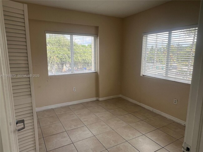 Photo - 2536 NW 24th St Unit 2B