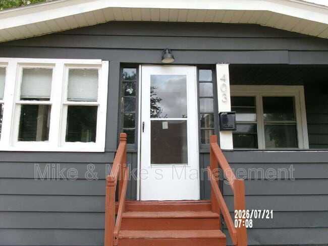 Photo - 403 N 61st St