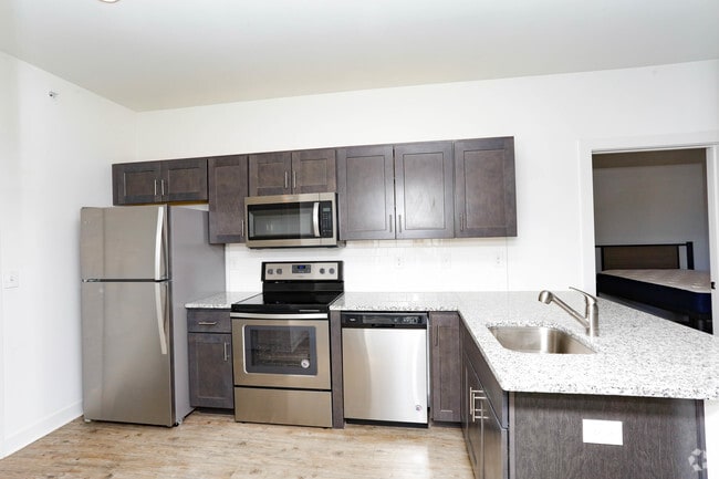 2 BR, 2 BA - Elite - 808 SF