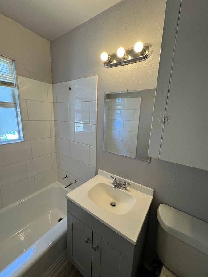 Photo - 3 bed 1 bath ready for move in , Okc schools!