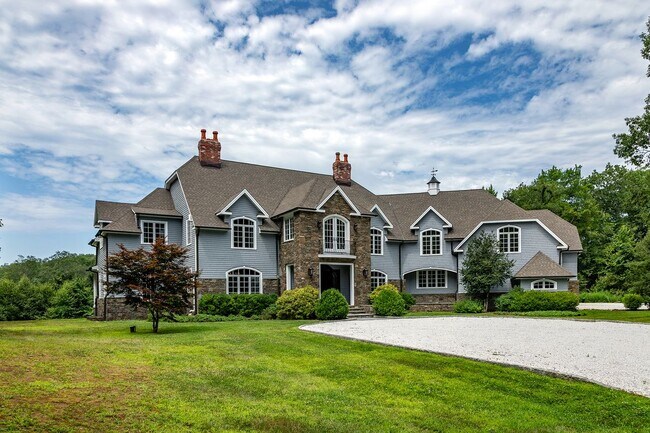 Photo - 247 Roxbury Rd