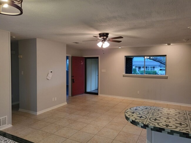 Photo - 1713 Chip-N-Dale Dr