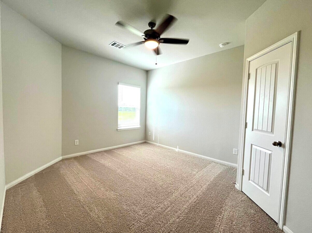 Photo - 4814 Blue Jacaranda Wy
